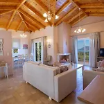 Daphne, Inoro Villa
