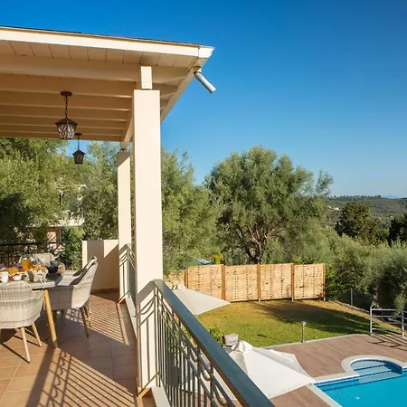 Villa Daphne, Inoro *