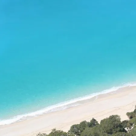 Daphne, Inoro Villa *