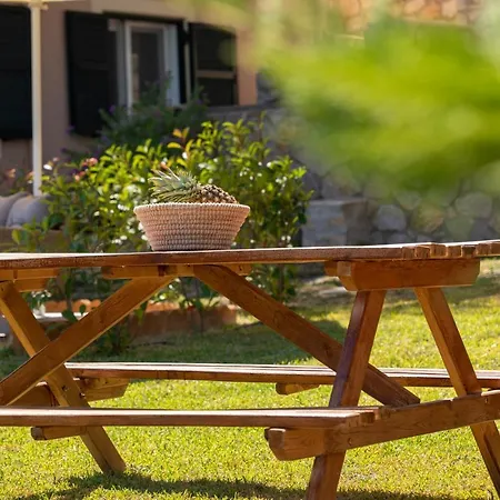 Villa Daphne, Inoro *