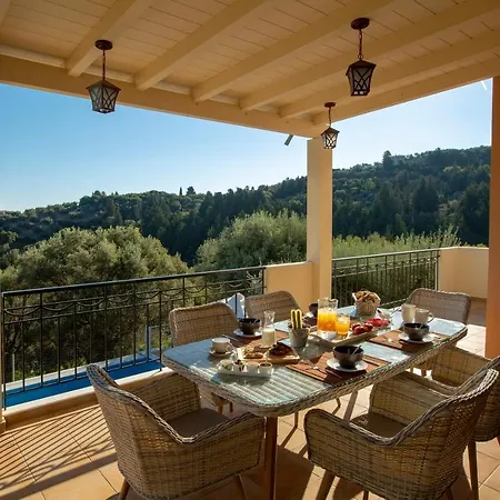 Villa Daphne, Inoro Katouna