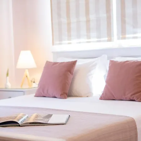 Daphne, Inoro Villa Katouna