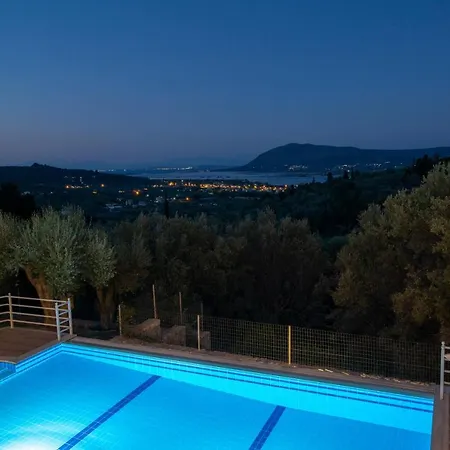 Villa Daphne, Inoro *