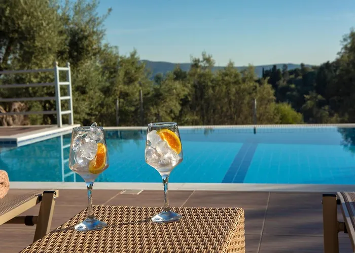 Daphne, Inoro Villa *